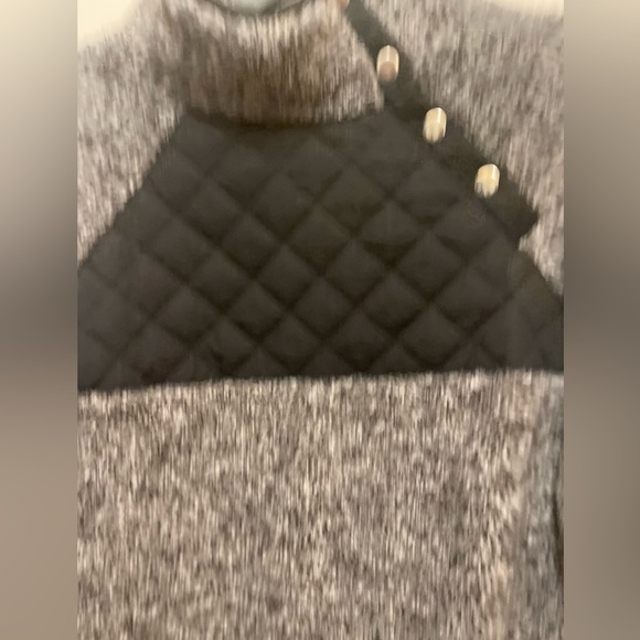 Women’s Asymmetrical Snap Up Short Shag Pullover Top Size Small - Picture 2 of 5